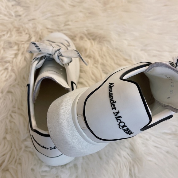 SOLD!! Alexander McQueen sneakers - Picture 4 of 11